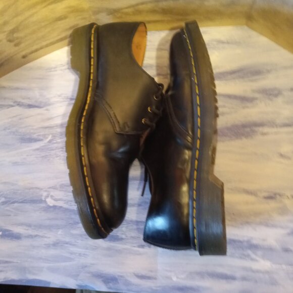 Dr. Martens Low Top Black  Men size 10M main image 7